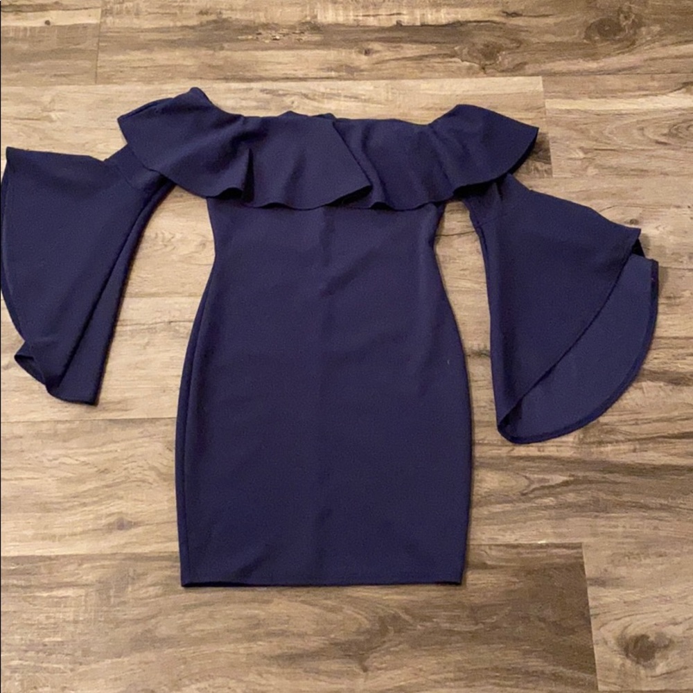 Off the shoulders navy blue dress from Windsor